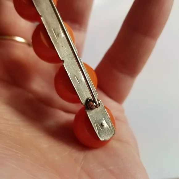 Relisted -Vintage Bakelite ball brooch orange tested row - Picture 8 of 11